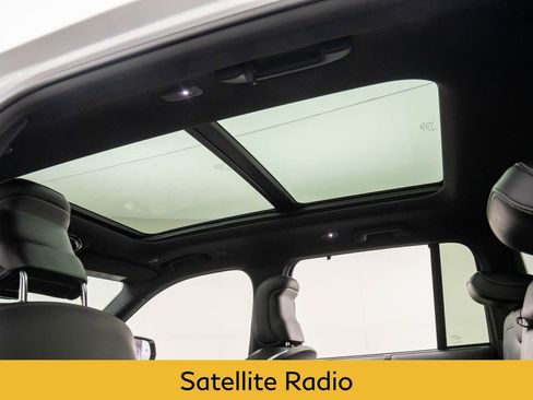 Used 2022 Jeep Grand Cherokee Overland w/ Adv Protech Group III image 20