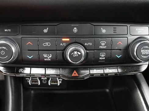 Used 2025 Dodge Durango GT AWD/4WD image 12