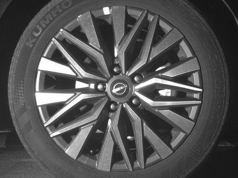 Used 2025 Nissan Altima 2.5 SV image 13