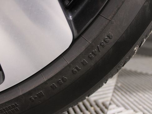 Used 2024 Volkswagen Taos SEL image 34