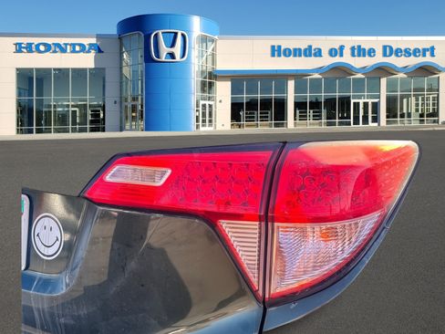 Used 2016 Honda HR-V LX image 7