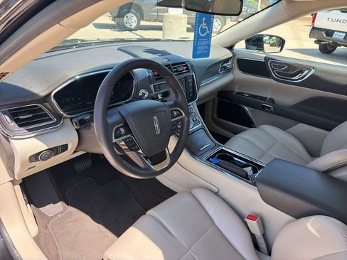 Used 2020 Lincoln Continental FWD image 3