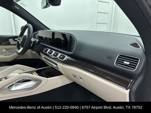 Certified 2026 Mercedes-Benz GLS 450 4MATIC image 31