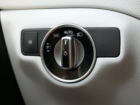 Used 2018 Mercedes-Benz CLA 250 4MATIC image 28