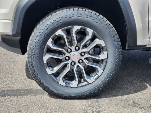 New 2026 GMC Canyon Denali image 7