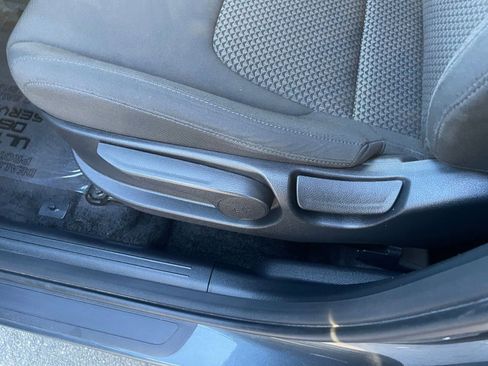 Used 2025 Kia Sportage LX image 22