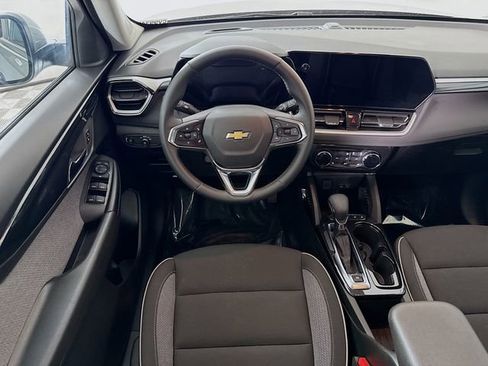 Used 2024 Chevrolet TrailBlazer LT w/ LT Cold Weather Package FWD image 23