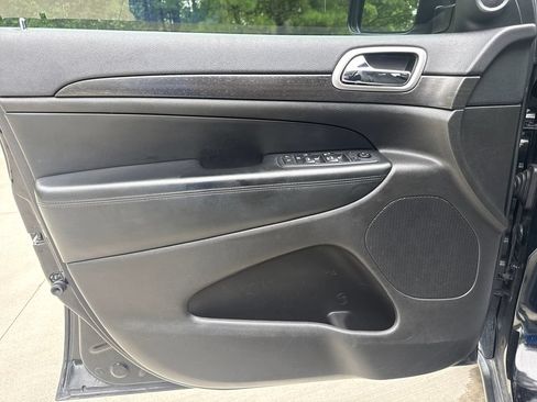 Used 2018 Jeep Grand Cherokee Laredo RWD image 13
