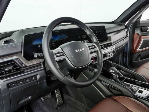 Used 2025 Kia Telluride SX FWD image 4