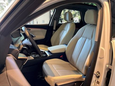 Certified 2025 Audi Q5 Premium w/ Convenience Package AWD/4WD image 6