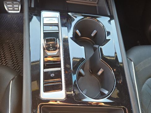 Used 2024 Volkswagen Atlas Cross Sport SEL Premium R-Line image 27