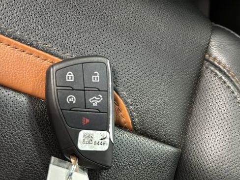 Used 2023 GMC Sierra 1500 AT4 w/ AT4 Premium Package AWD/4WD image 47