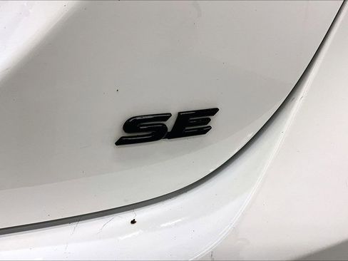 Used 2022 Toyota Camry SE w/ Convenience Package FWD image 24