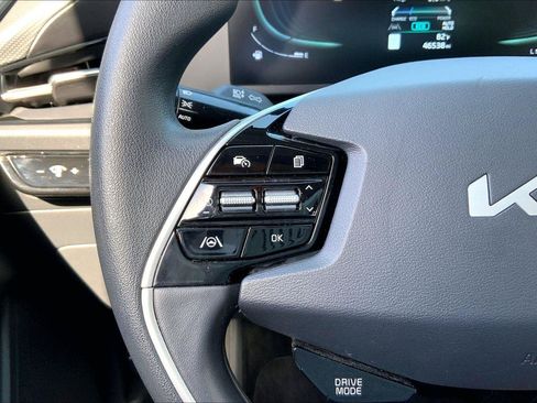 Used 2024 Kia Niro LX FWD image 16