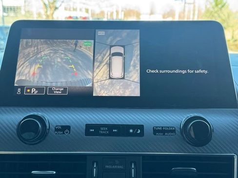 Used 2022 Nissan Armada SL w/ Captain's Chairs Package image 11