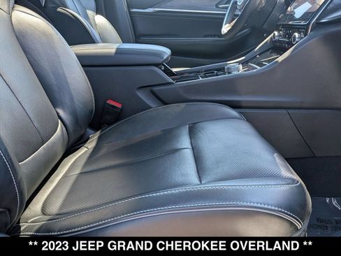 Used 2023 Jeep Grand Cherokee Overland w/ Luxury Tech Group IV AWD/4WD image 28