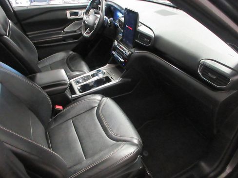 Used 2020 Ford Explorer ST w/ Premium Technology Package image 8