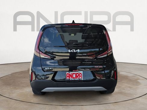 Certified 2025 Kia Soul LX w/ LX Technology Package FWD image 7