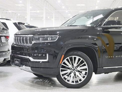Used 2024 Jeep Grand Wagoneer Series III image 2