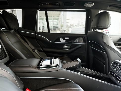 Used 2022 Mercedes-Benz Maybach GLS 600 4MATIC image 33