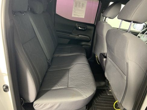 Used 2016 Toyota Tacoma TRD Off-Road image 15