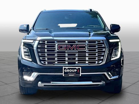 Used 2025 GMC Yukon Denali w/ Sun & Power Step Package AWD/4WD image 4