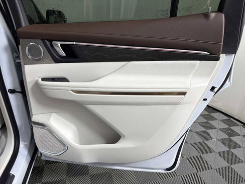 New 2026 Buick Enclave Avenir w/ Super Cruise Package image 16