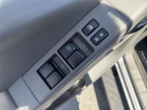 Used 2020 Nissan Frontier SV w/ Midnight Edition Floor Mats RWD image 18