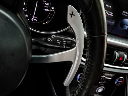 Used 2023 Alfa Romeo Stelvio Veloce image 34