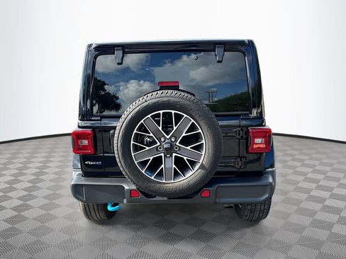 Used 2023 Jeep Wrangler Unlimited Sahara w/ Cold Weather Group AWD/4WD image 7
