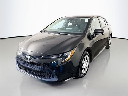 Used 2021 Toyota Corolla LE image 4