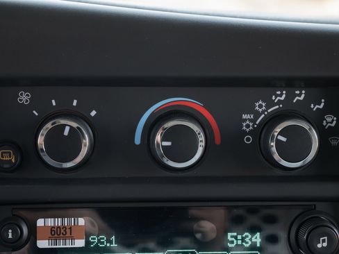 New 2025 GMC Savana 2500 Extended w/ Driver Convenience Package image 39