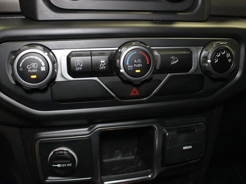 Used 2018 Jeep Wrangler Sport AWD/4WD image 24