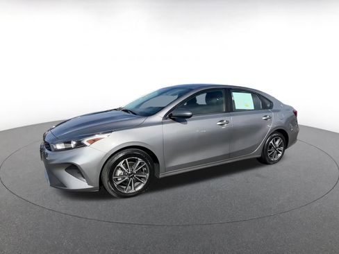 Used 2024 Kia Forte LXS image 8