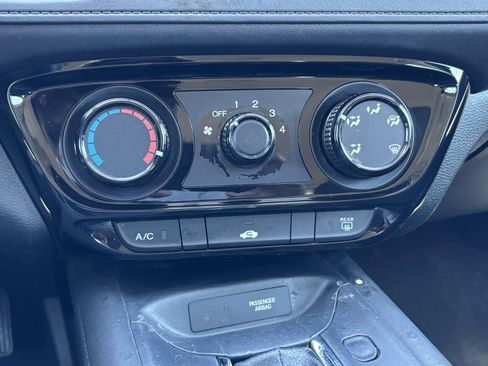 Used 2022 Honda HR-V LX image 8