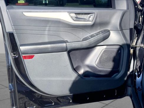 Used 2022 Ford Escape SE w/ SE Sport Appearance Package FWD image 22