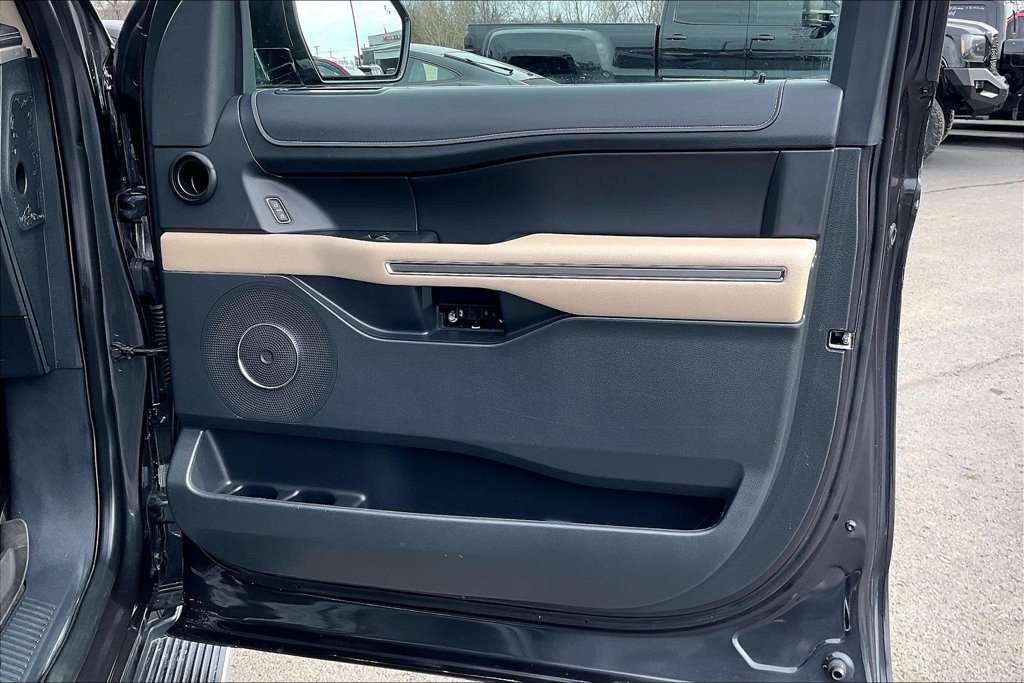Used 2022 Ford Expedition Max XLT RWD image 30