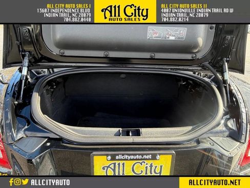 Used 2005 Chrysler Crossfire Limited image 28