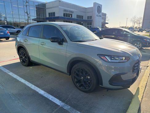 Used 2024 Honda HR-V Sport image 3