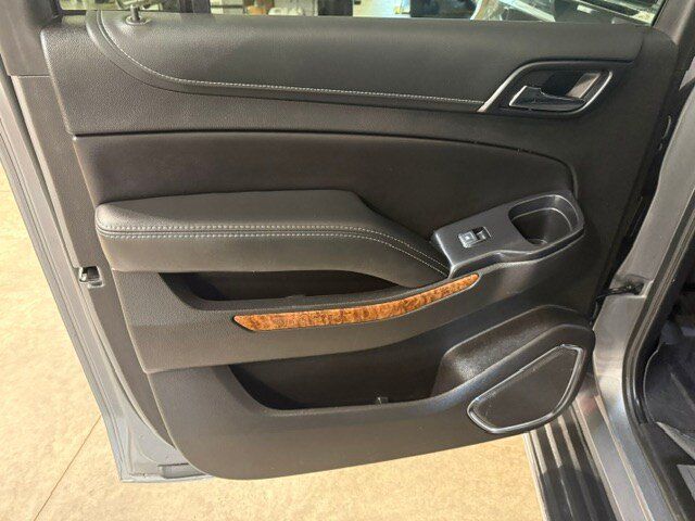 Used 2018 Chevrolet Suburban Premier AWD/4WD image 40