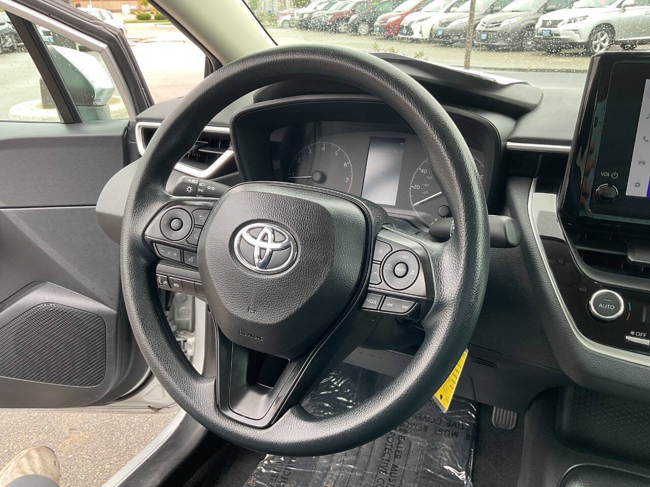 Used 2025 Toyota Corolla LE FWD image 18
