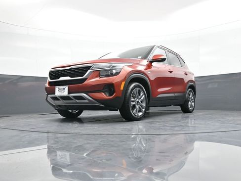 Certified 2022 Kia Seltos S image 25