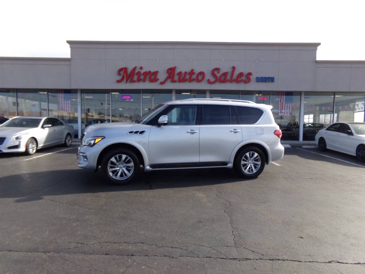 Used 2015 INFINITI QX80 4WD w/ Driver's Assistance Package image 1