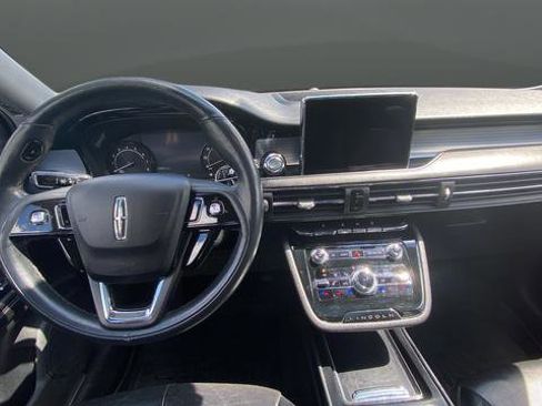 Used 2021 Lincoln Corsair AWD w/ Premium Package image 11