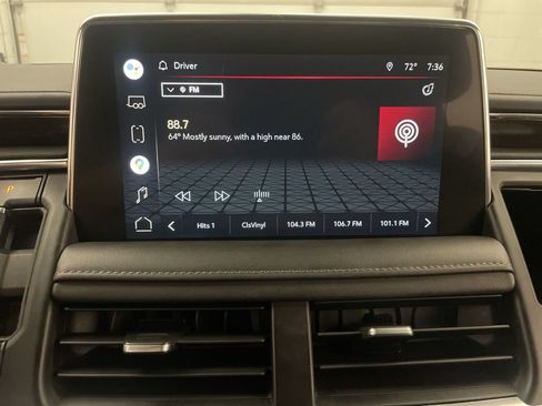 Used 2022 GMC Yukon SLE w/ Gmc Pro Safety Plus Package AWD/4WD image 7