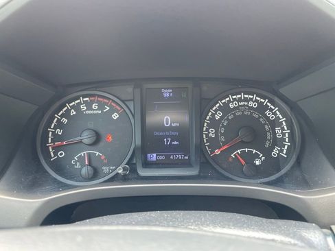 Used 2019 Toyota Tacoma SR w/ SR Convenience Package RWD image 10