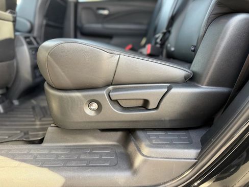 Used 2020 Honda Pilot Touring image 45