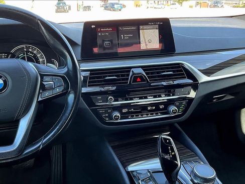 Used 2018 BMW 530e image 15