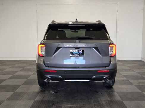 Used 2023 Ford Explorer XLT w/ Equipment Group 202A image 6
