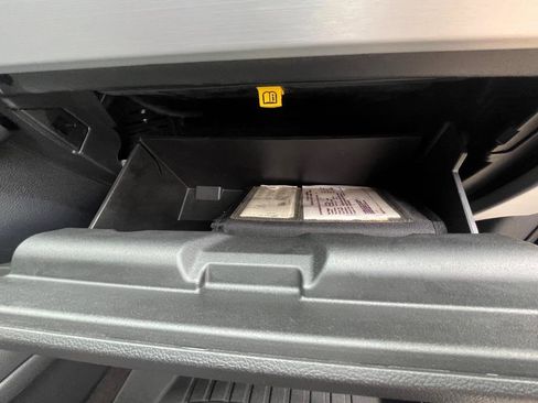 Used 2017 Ford Mustang Premium image 40